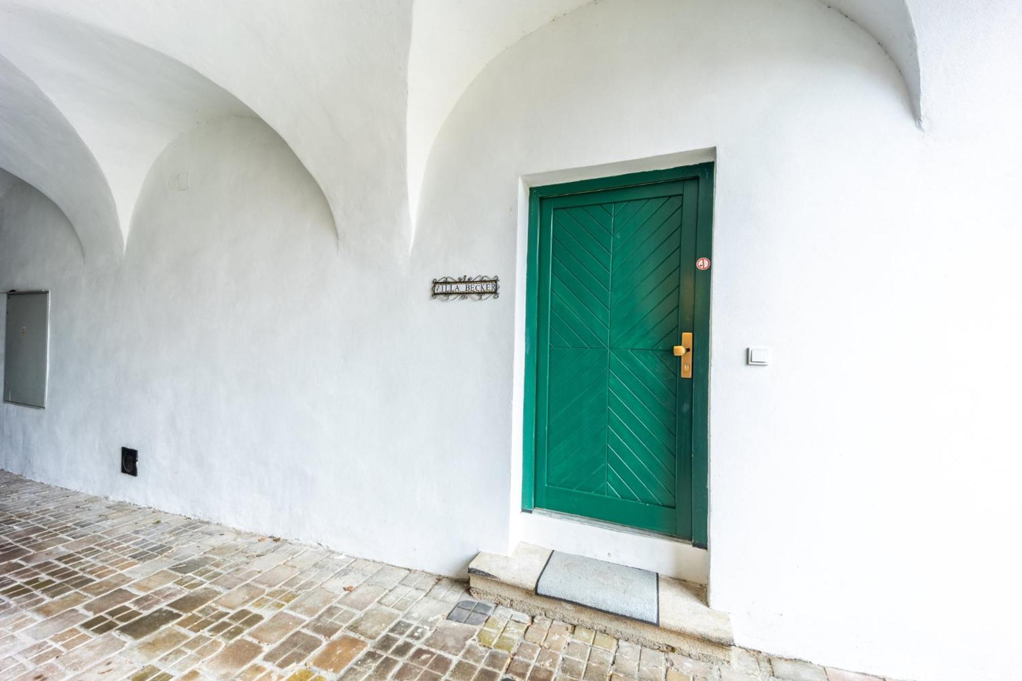 Bezauberndes Gaestehaus In Satov Šatov Exterior foto